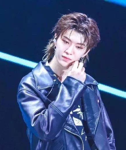 华晨宇吴亦凡绝美“撩发杀” 男生发型A爆指南