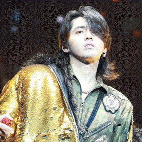 华晨宇吴亦凡绝美“撩发杀” 男生发型A爆指南