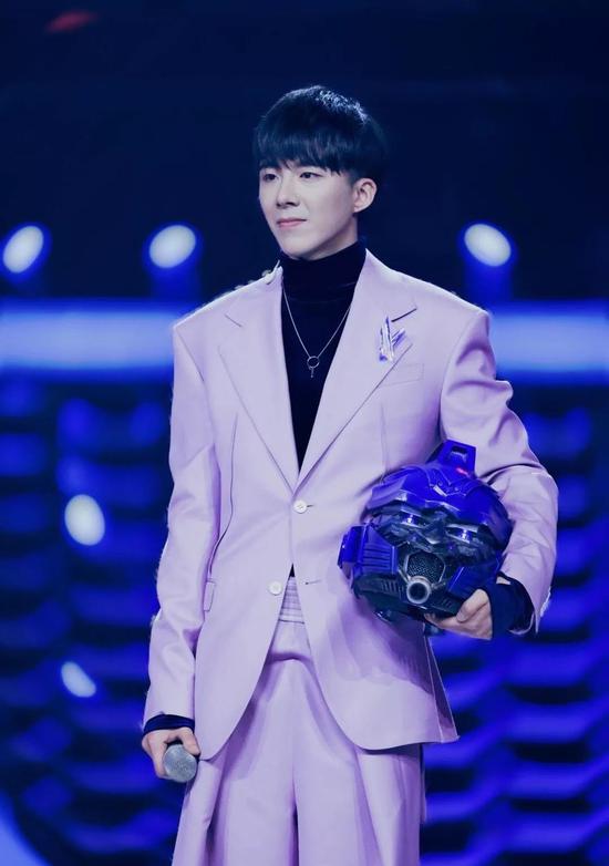 华晨宇吴亦凡绝美“撩发杀” 男生发型A爆指南