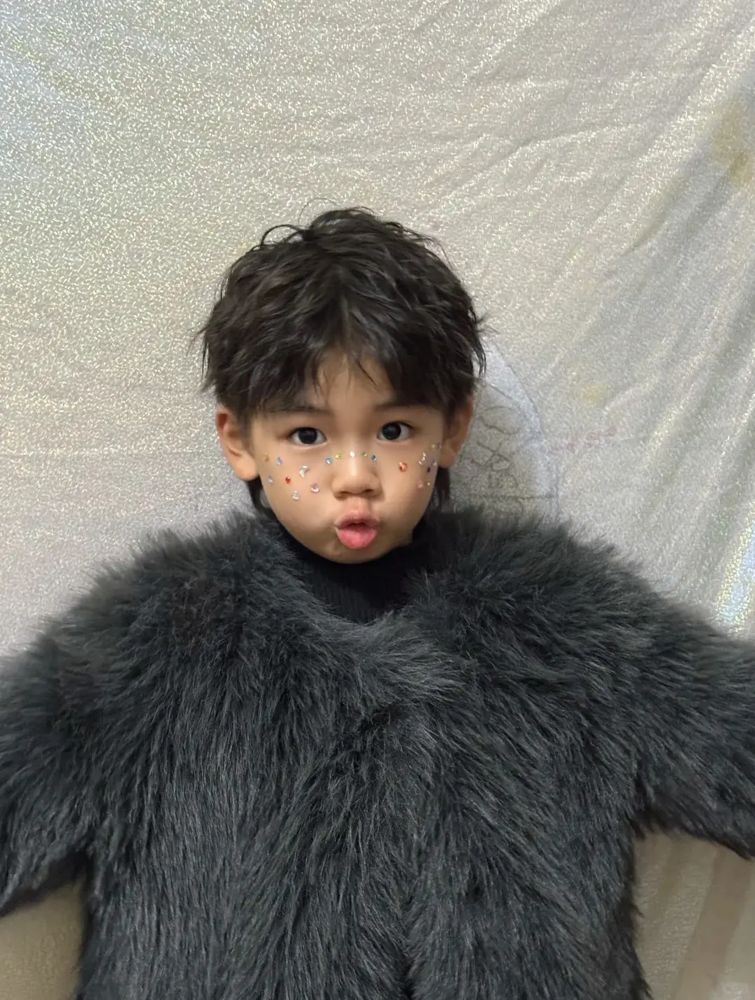 独一无二的小男生烫发，显得特别精神又活泼，回头率超高