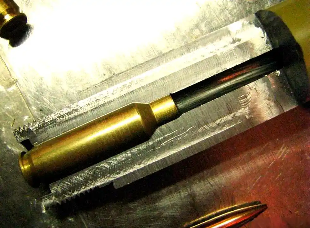 现代弹药设计的突破与创新:远射程的实现