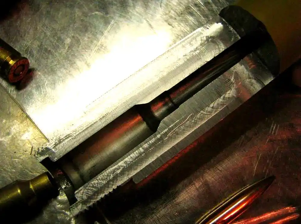 现代弹药设计的突破与创新:远射程的实现