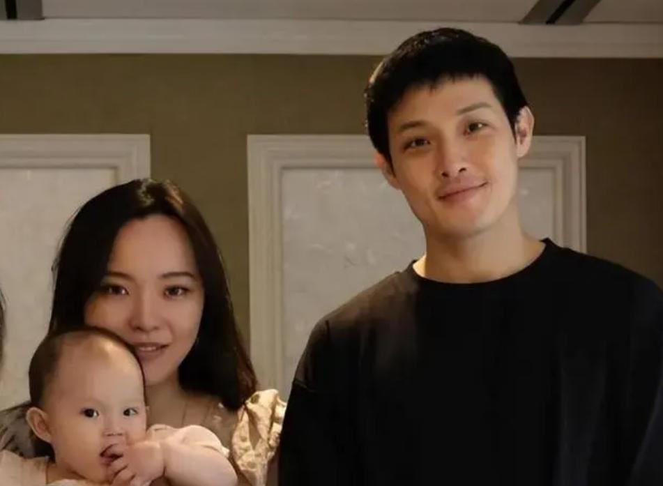 一夫二妻“视帝”寇世勋：原配不离不弃，偏房隐退，晚年儿孙满堂