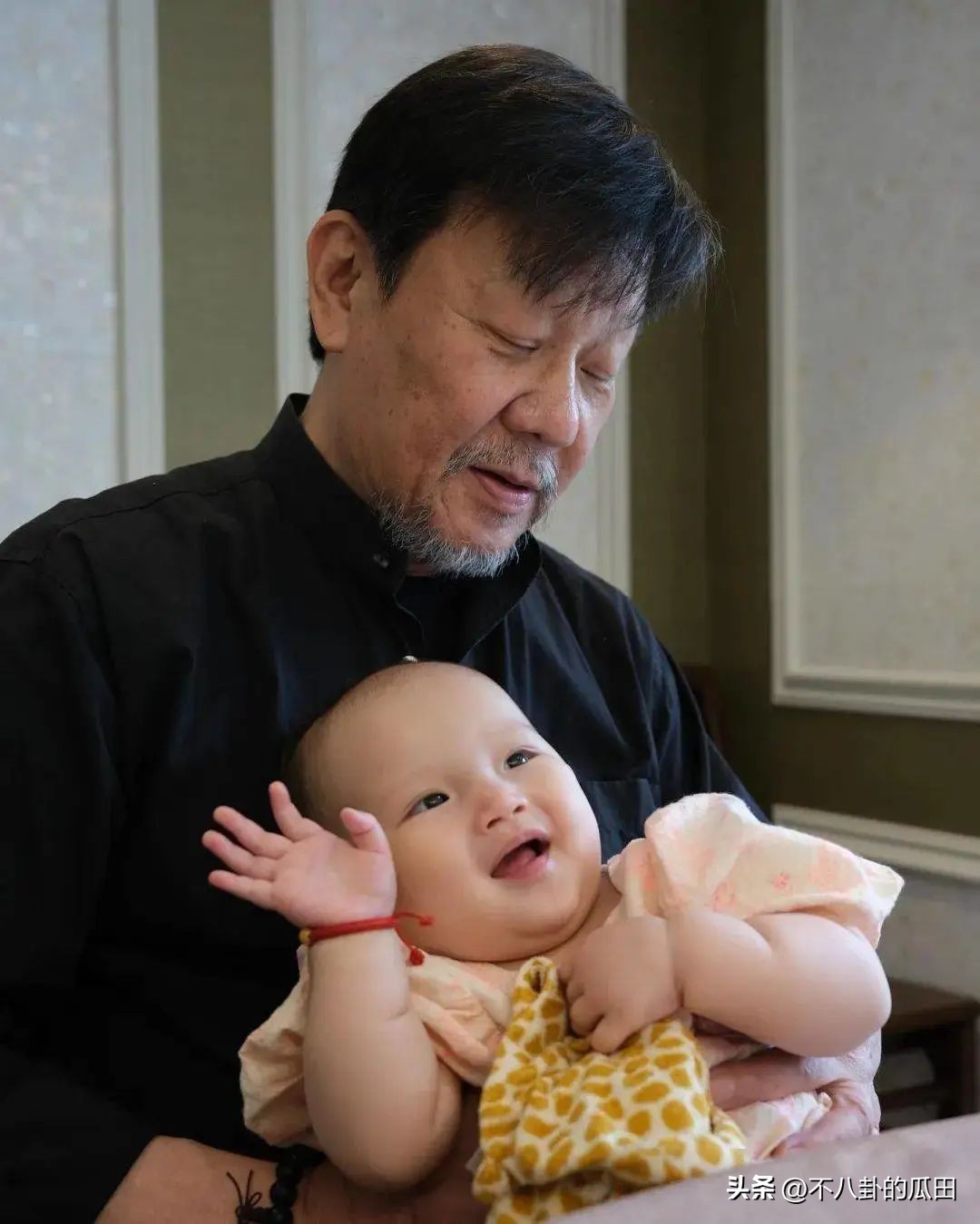 一妻一妾、5个儿女、68岁“视帝”寇世勋,晚年竟还有贤妻在侧