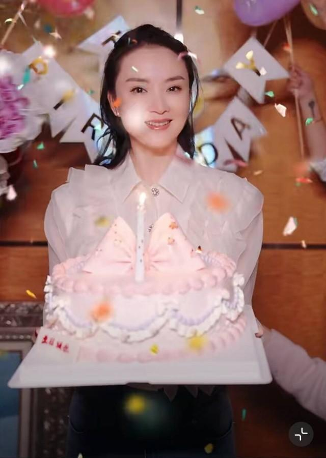 “晴儿”王艳低调庆47岁生日，大12岁老公缺席，11亿豪宅仍未卖掉