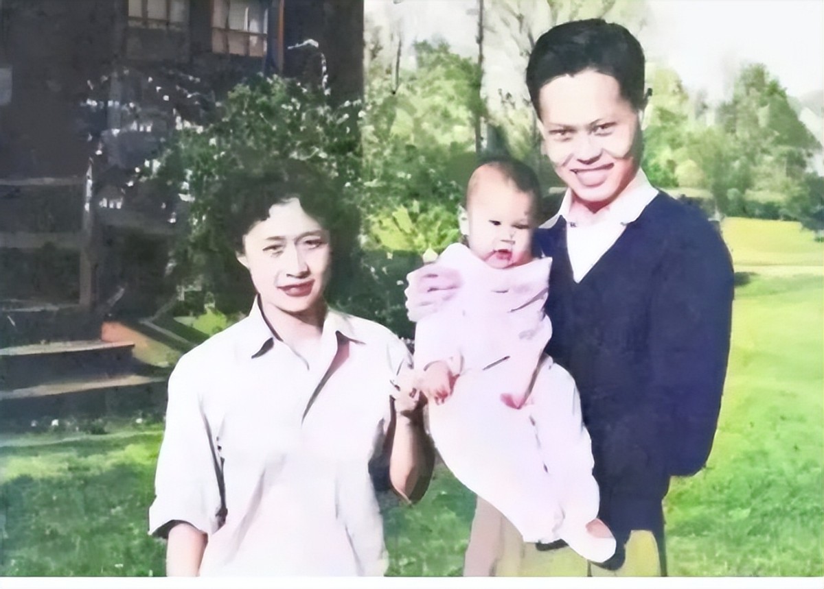 杨振宁三次拒绝父亲回国邀请,父亲抱憾离世,杨振宁一直耿耿于怀