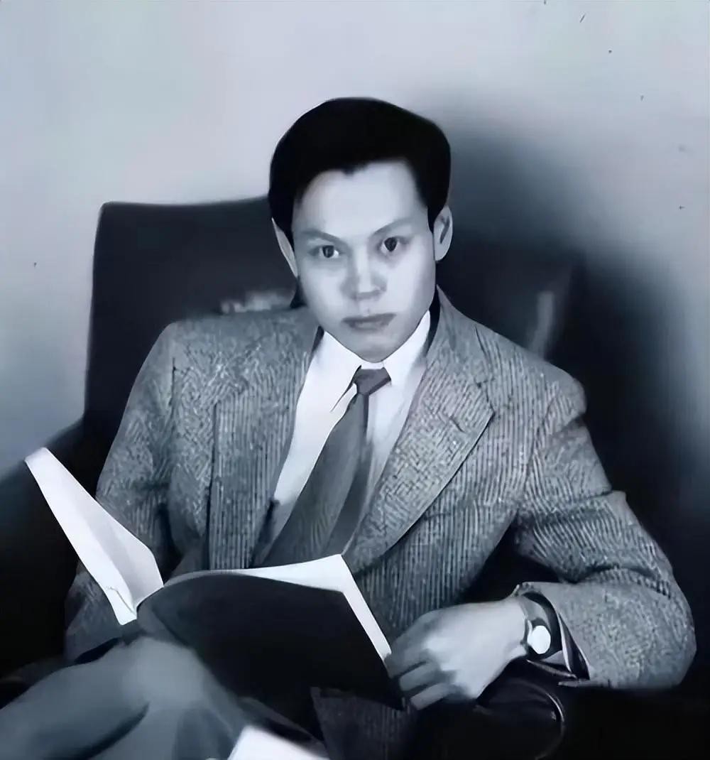 杨振宁三次拒绝父亲回国邀请,父亲抱憾离世,杨振宁一直耿耿于怀