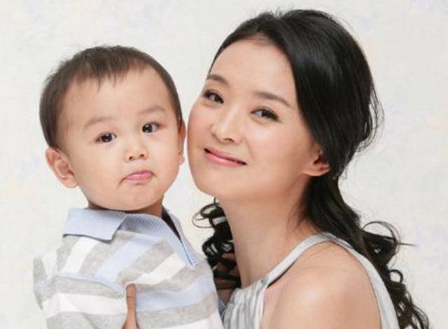 “晴格格”王艳：丈夫比她大11岁，25年豪门婚姻，带给她多少委屈