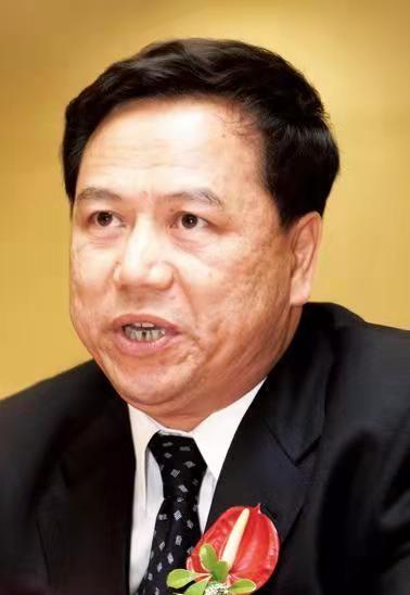 “晴格格”王艳:22岁嫁大11岁富豪,被小8岁继子打被亲儿子辱说