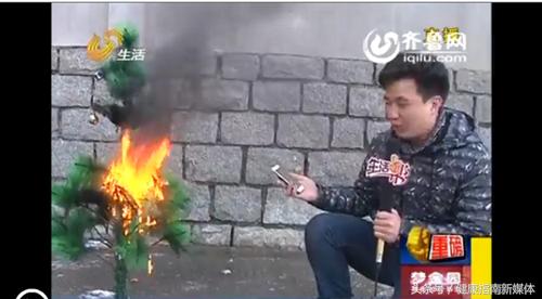 给妈妈们提个醒!漂亮的圣诞树1分钟烧成渣,市面很难见合格产品