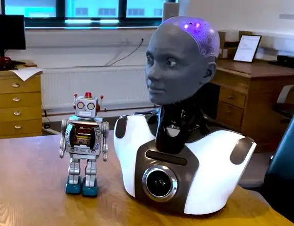 “最像人的机器人”又进化了!会看会分辨、还能学海绵宝宝说话