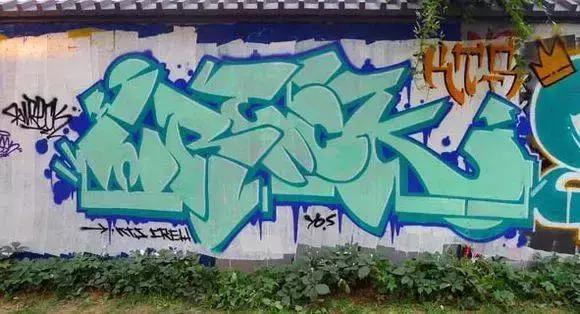 特稿 | 中国有涂鸦:深夜街头自由写手的故事