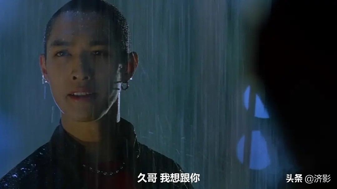 《新警察故事》里开头成炮灰的9个警员,原来个个都来头不小