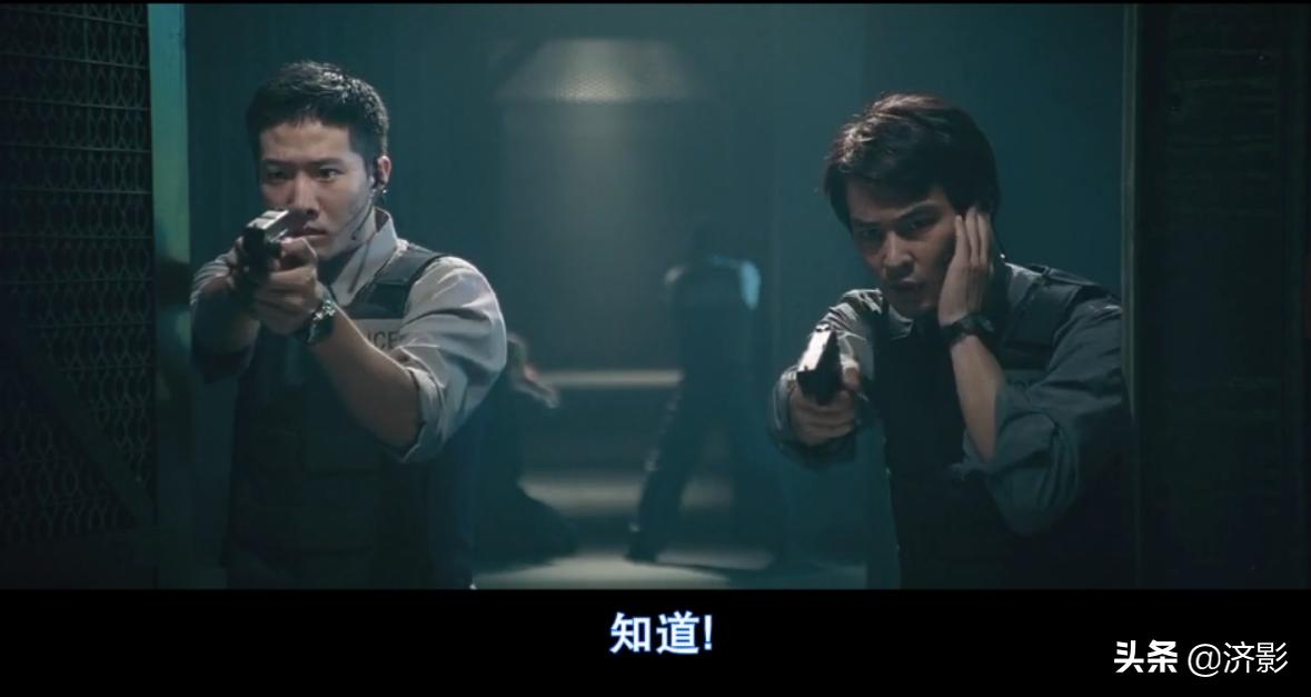 《新警察故事》里开头成炮灰的9个警员,原来个个都来头不小