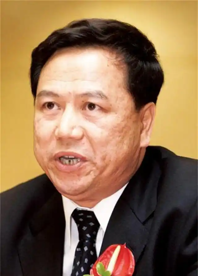 “晴格格”王艳为何巅峰退圈？只因丈夫王志才，在北京紫禁城隔壁给她盖了座“皇宫”