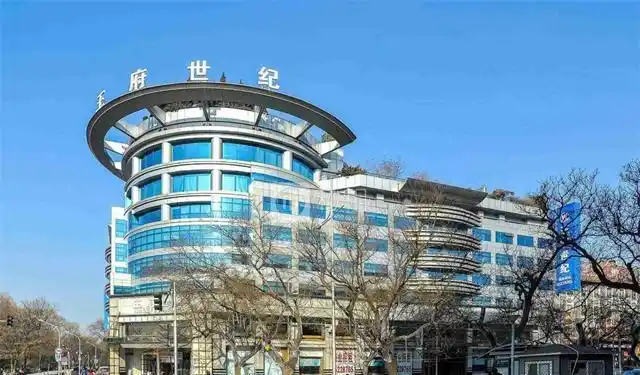 “晴格格”王艳为何巅峰退圈？只因丈夫王志才，在北京紫禁城隔壁给她盖了座“皇宫”