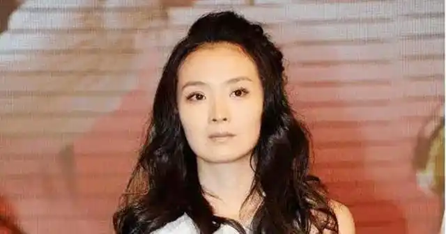 “晴格格”王艳为何巅峰退圈？只因丈夫王志才，在北京紫禁城隔壁给她盖了座“皇宫”