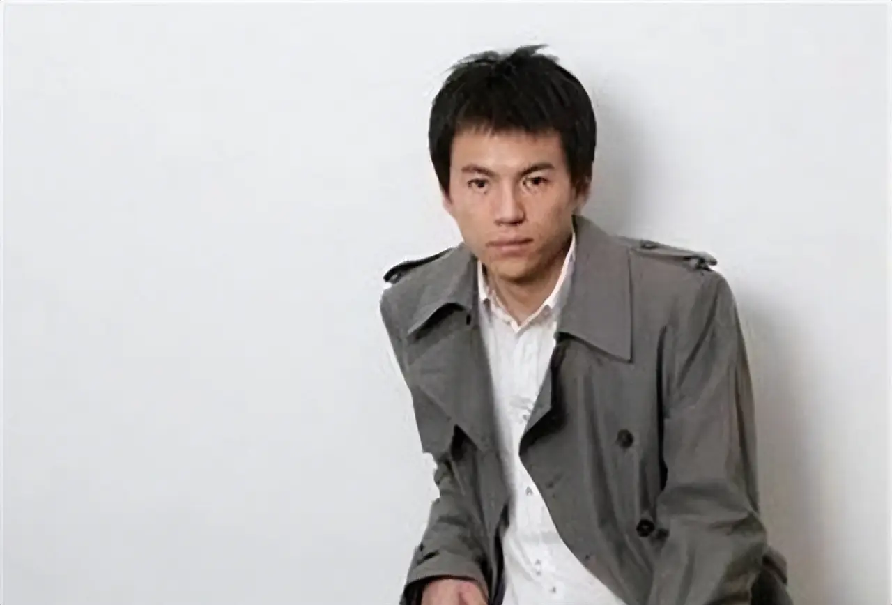 王艳和老公,低调恩爱26年,其实豪门生活不好过