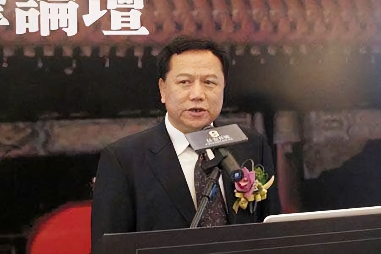 王艳和老公,低调恩爱26年,其实豪门生活不好过