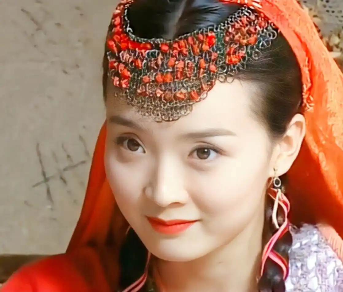 51岁王艳终于熬出头!婆婆去世、丈夫失联,23年忍辱终爆发