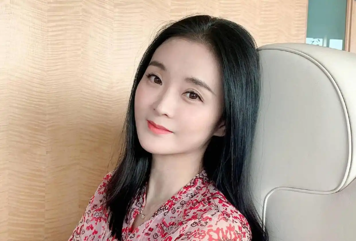 51岁王艳终于熬出头!婆婆去世、丈夫失联,23年忍辱终爆发