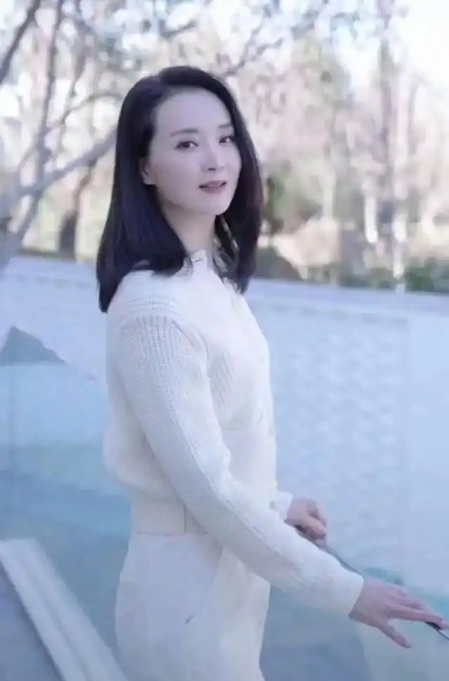 豪门梦碎王艳重生?揭秘隐情!