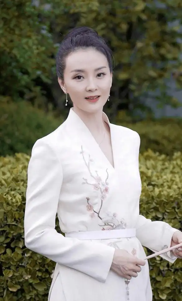 豪门梦碎王艳重生?揭秘隐情!