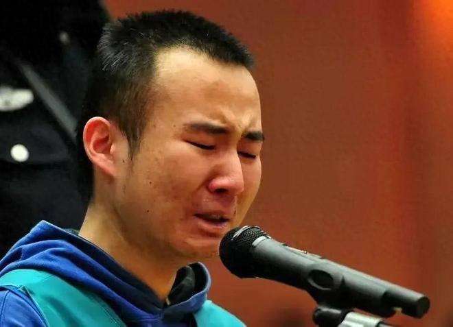 大学生药家鑫被判死刑,想捐出眼角膜,父亲拒绝:你把罪恶都带走