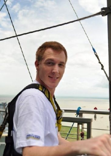 袁立与赵宝刚十指紧扣路边相拥 曾与张怡宁老公苦恋12年