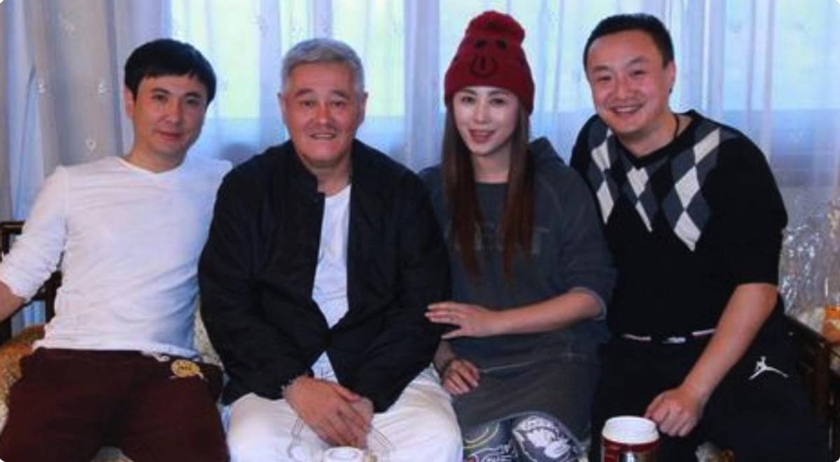 2024央视春晚进入彩排阶段，多位明星亮相，主持人该如何选择？