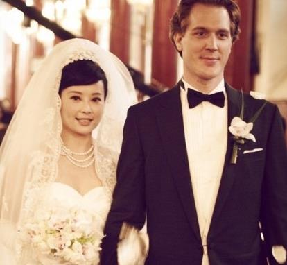 任性辜负相恋12年男友后，2次闪婚闪离的袁立，今又爆新情况