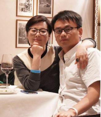 任性辜负相恋12年男友后，2次闪婚闪离的袁立，今又爆新情况