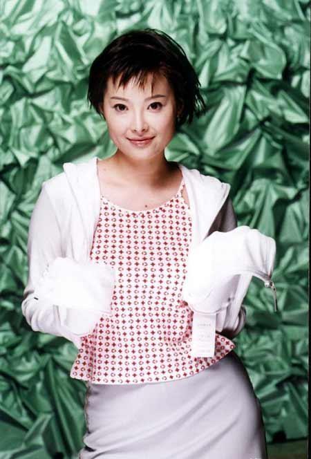 女星的潇洒爱情:6个男友,嫁过仨,做小三被人妻怒扇耳光