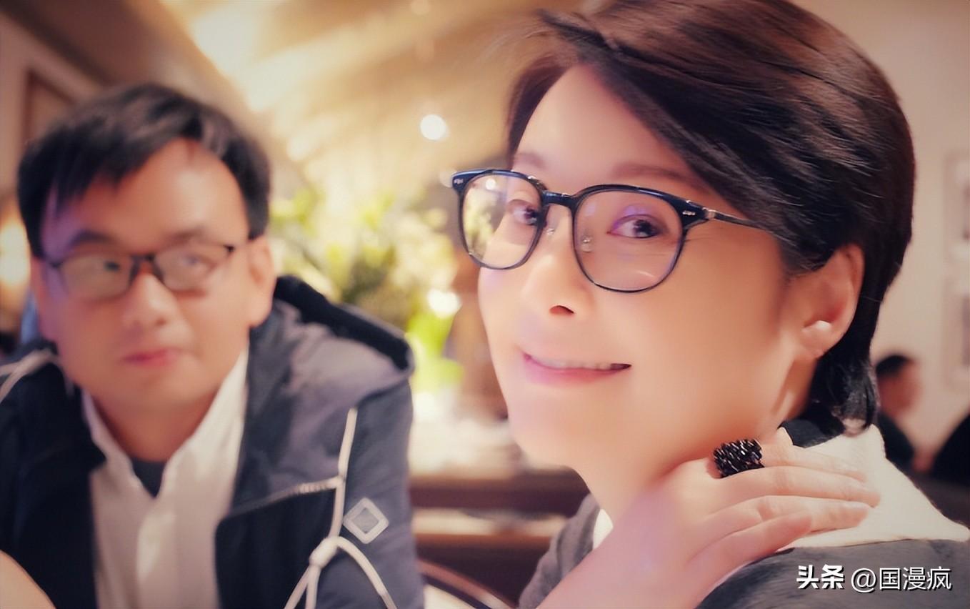 “婚姻疯子”袁立，徐威花800万为她买四合院，三婚却嫁鲜肉诗人