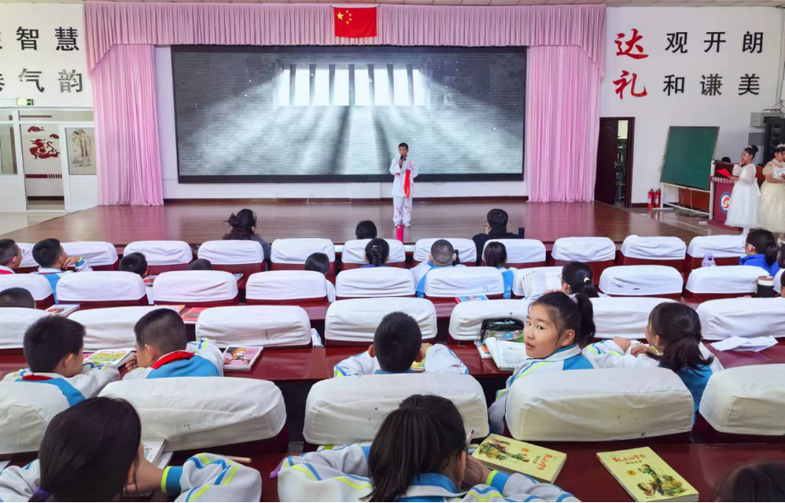 “国庆华章颂祖国,推普之声传深情”师生朗诵比赛活动