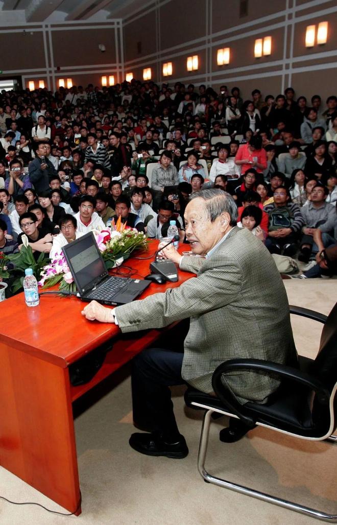 山高水长，杨振宁先生在复旦留下的那些珍贵瞬间