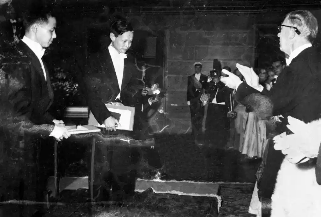 杨振宁:跨越世纪的科学魂与中国心