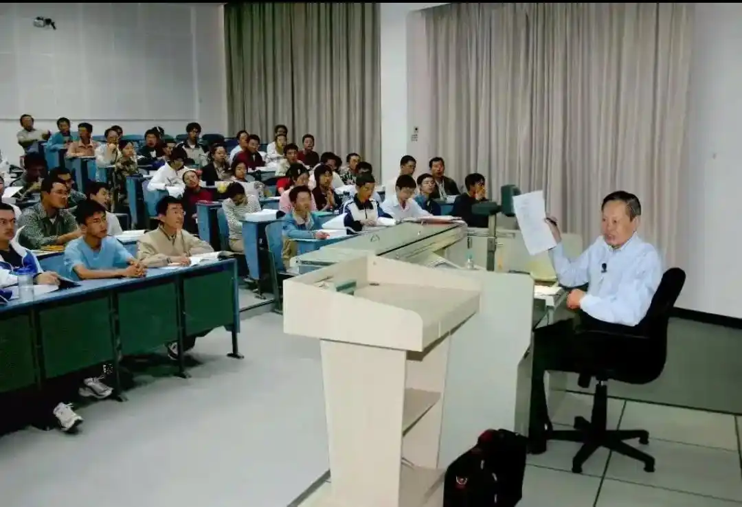 杨振宁:跨越世纪的科学魂与中国心