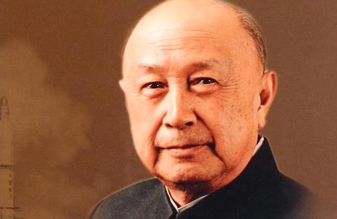 钱学森与杨振宁的差距在哪？很多人理解错了，答案在他们的归宿里