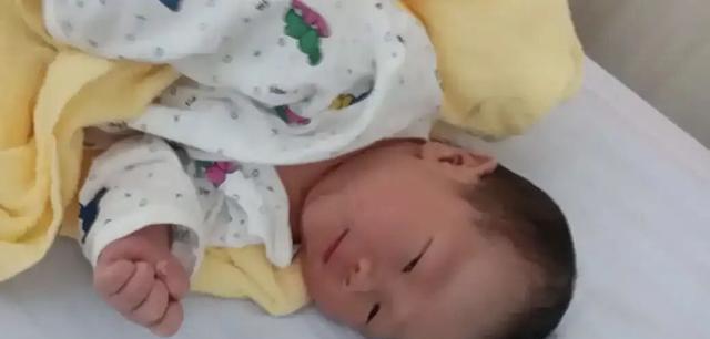 婴儿这些表现,大概率智力很高,尤其是最后2个