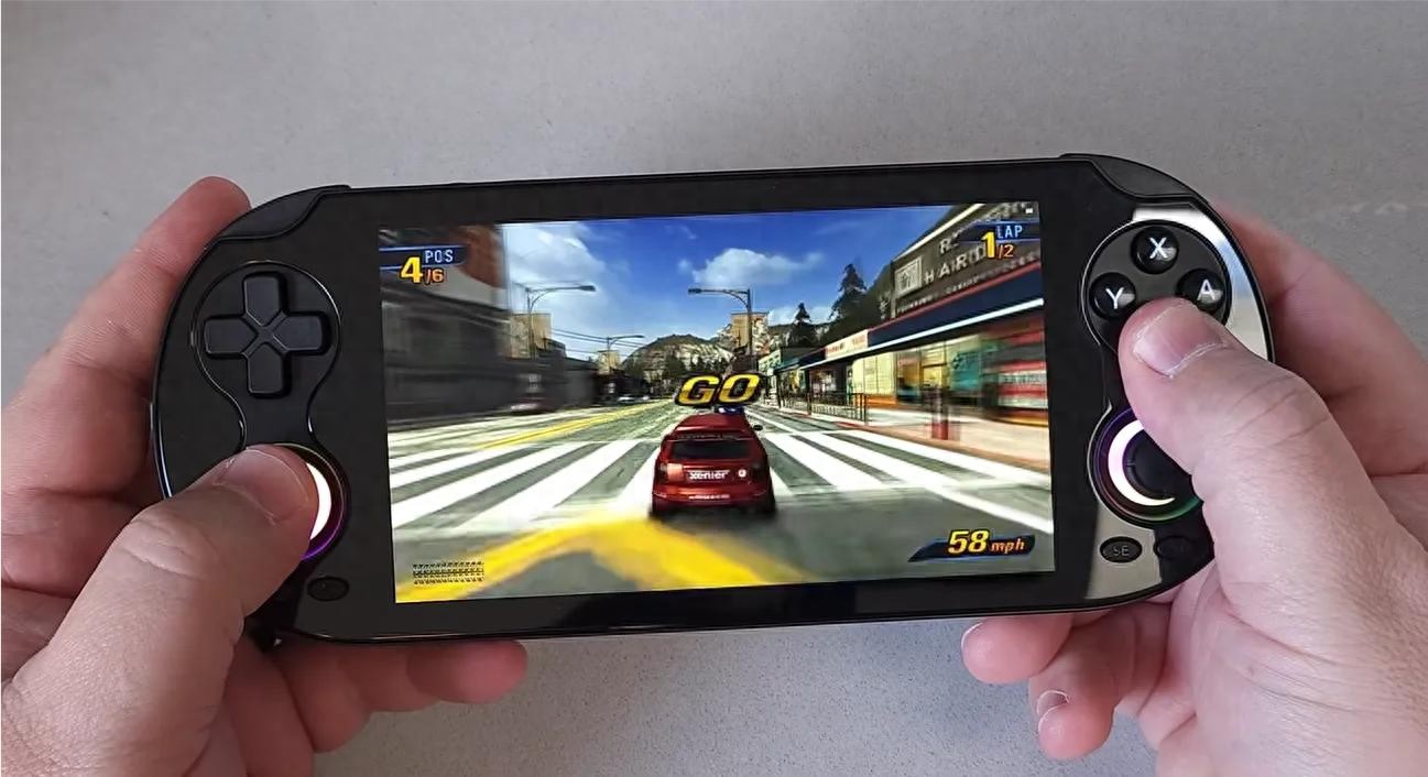 高颜值加平替PSV，新款安卓掌机现身