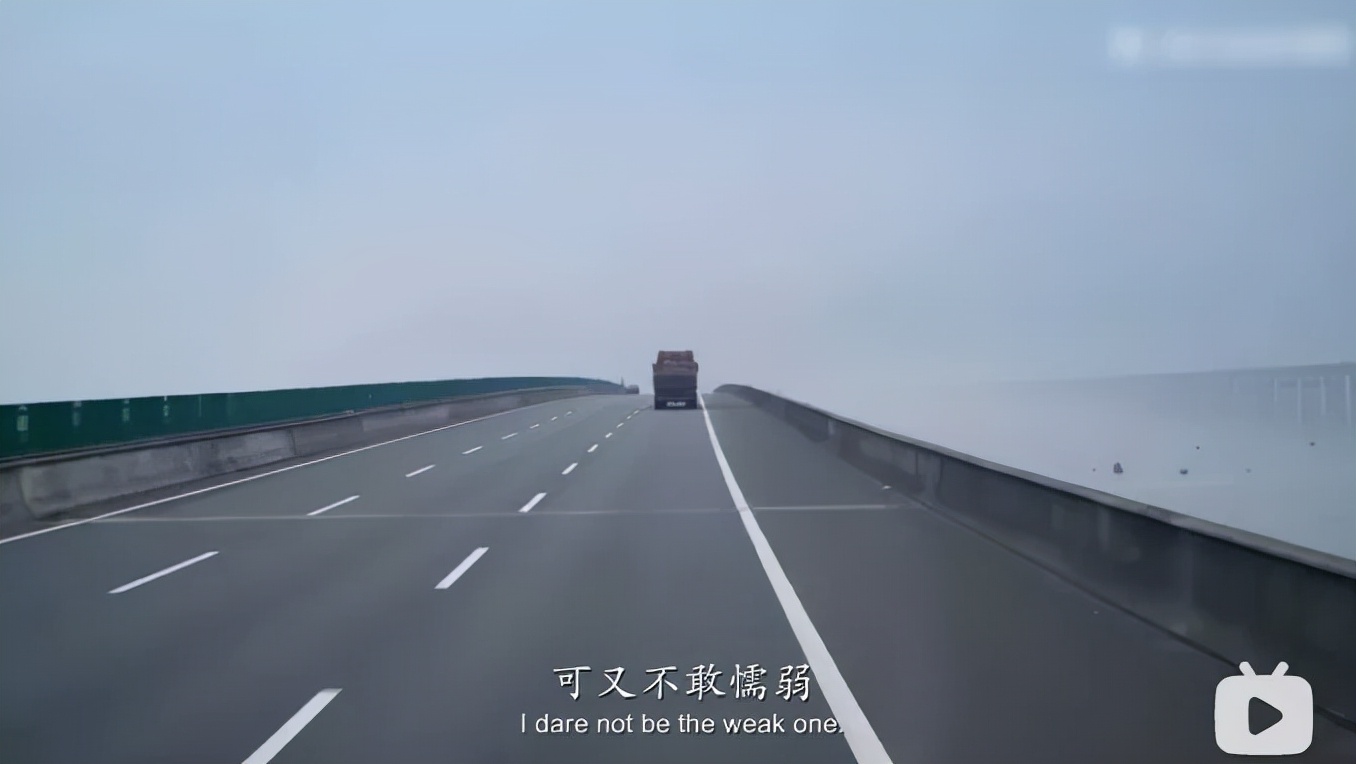 她1米58,却天天和9米6的卡车打交道