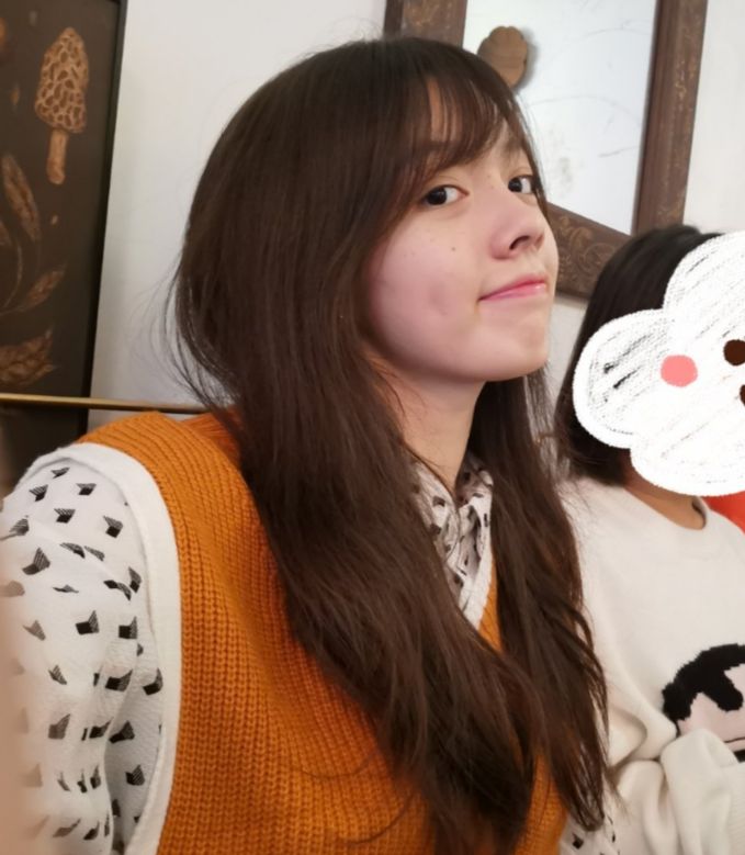 她是赵今麦版的《巴啦啦》美雪，今15岁身高175，腿长绝了！