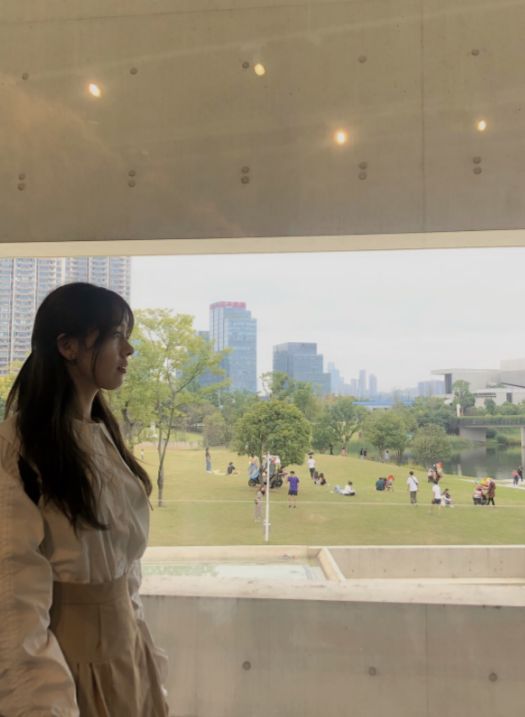 她是赵今麦版的《巴啦啦》美雪，今15岁身高175，腿长绝了！