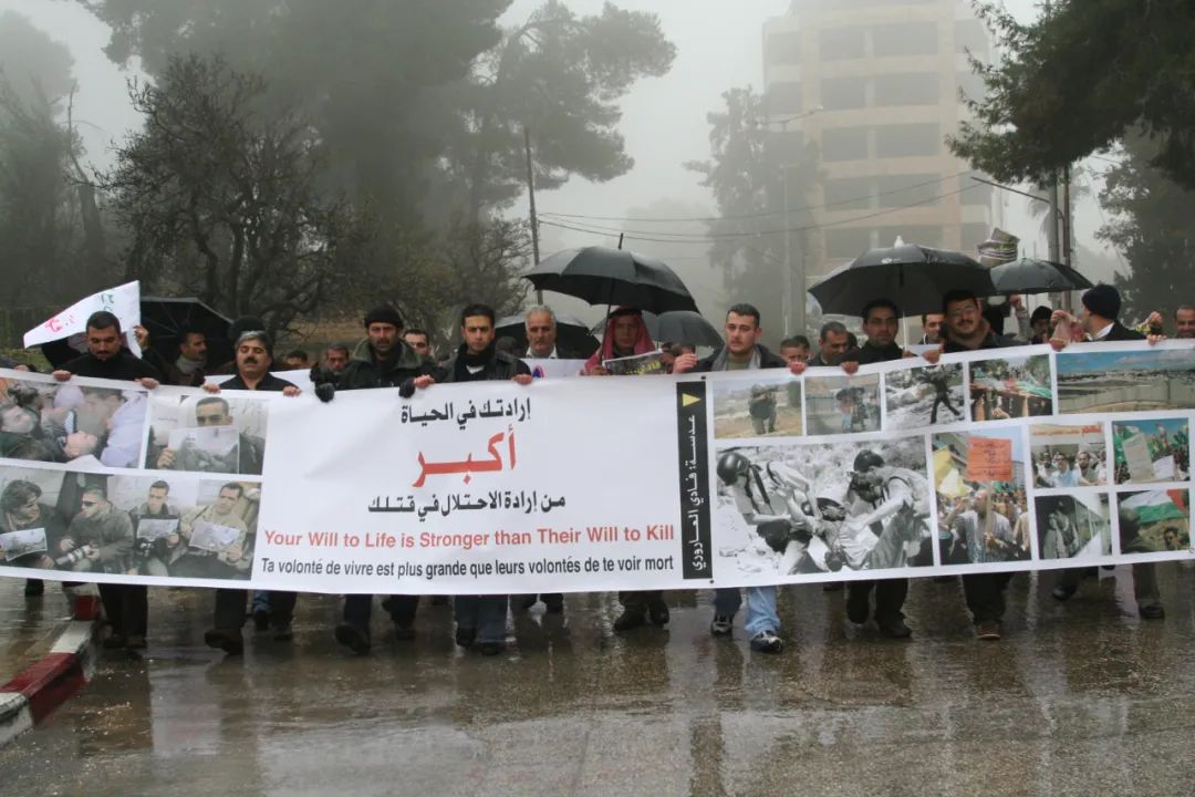 “战地玫瑰”两赴中东，为抢新闻舍弃防弹衣，听女记者讲述真实战地生涯