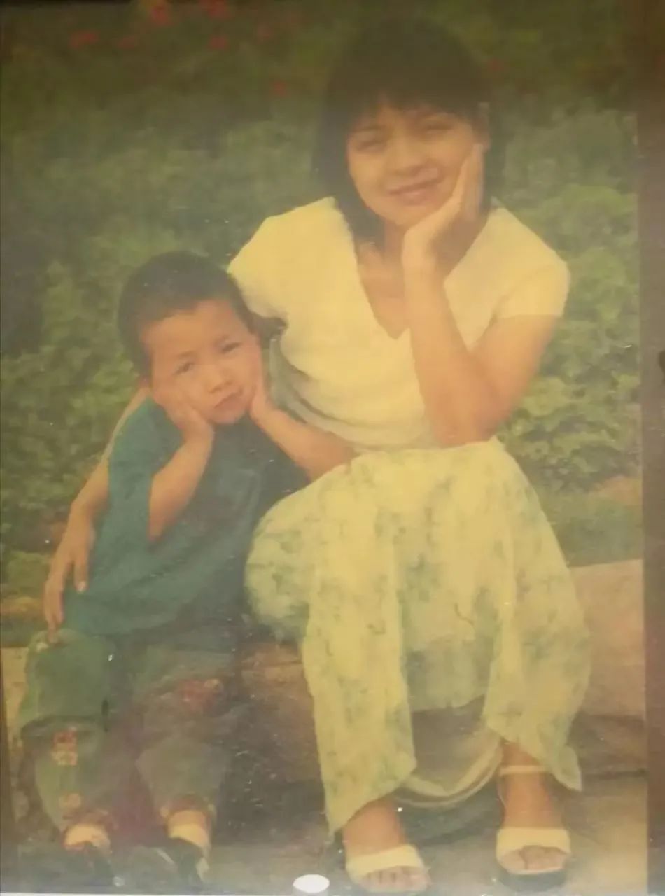 “战地玫瑰”两赴中东，为抢新闻舍弃防弹衣，听女记者讲述真实战地生涯