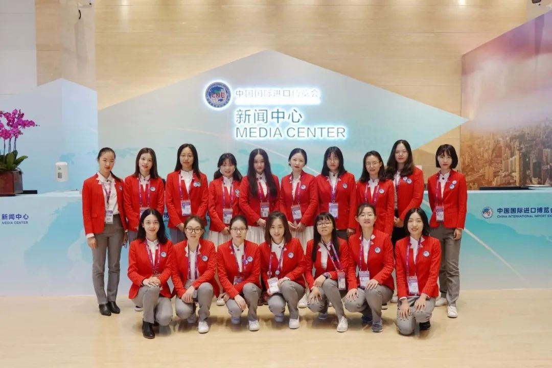 采访国家元首、见证"大国重器"！这些战地女记者、央视新闻人，来自同所大学