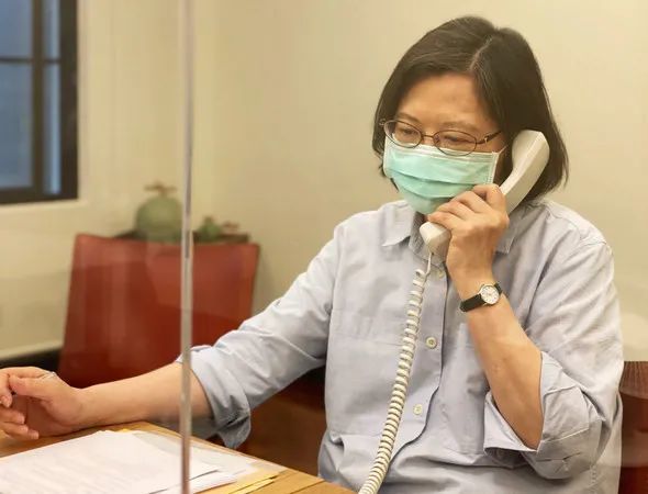 即将65岁的蔡英文至今“没打新冠疫苗”,台媒体人质疑:这合理吗?