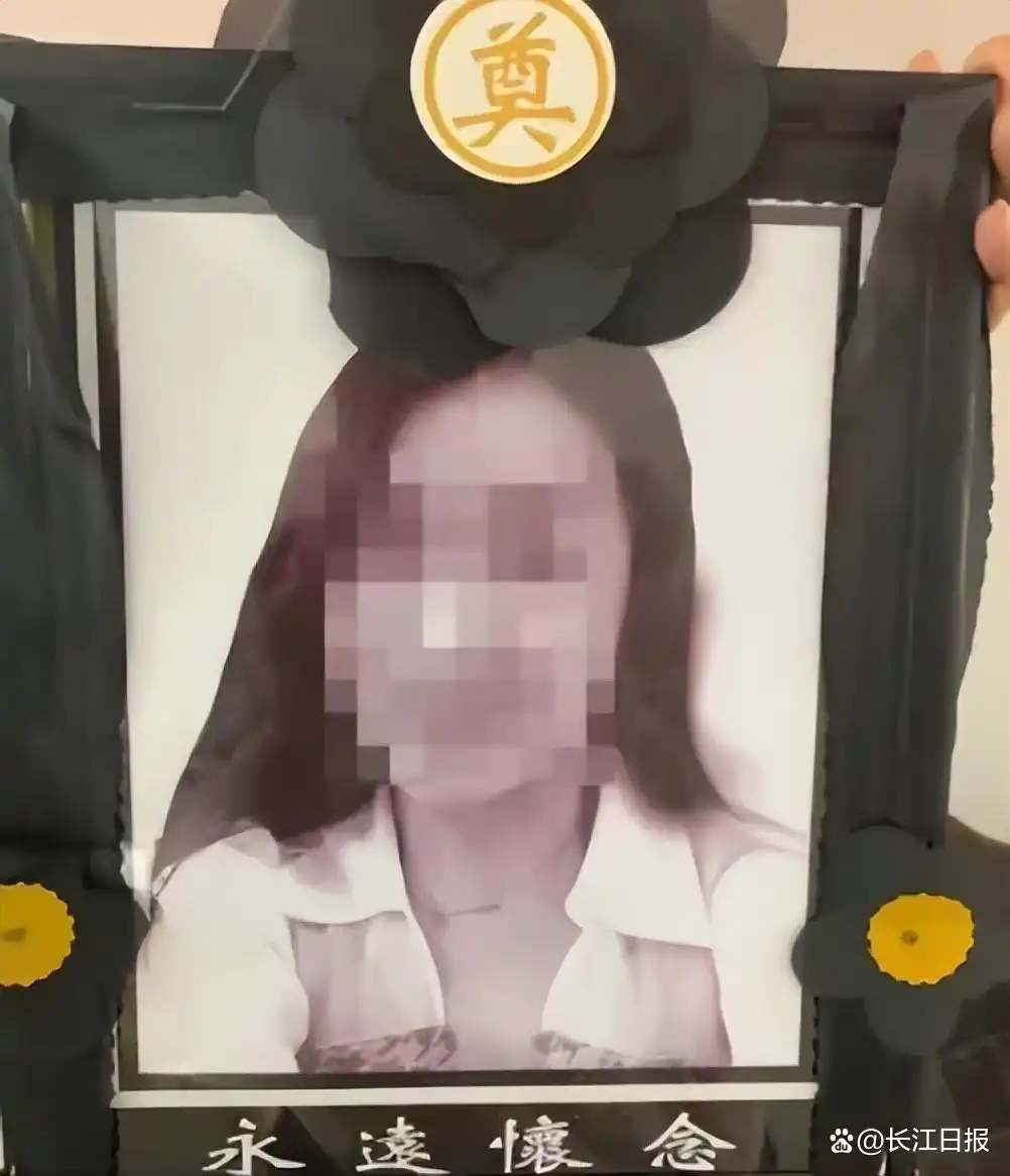 【1】被告人：恐惧自杀，欲砸死人后获死刑