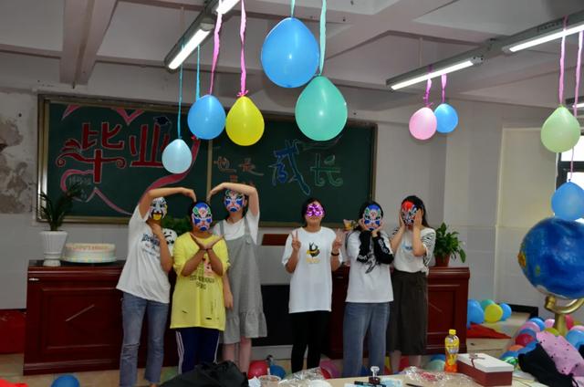 趣味毕业方式！这位老师给学生的毕业典礼“十步曲”，回忆满满